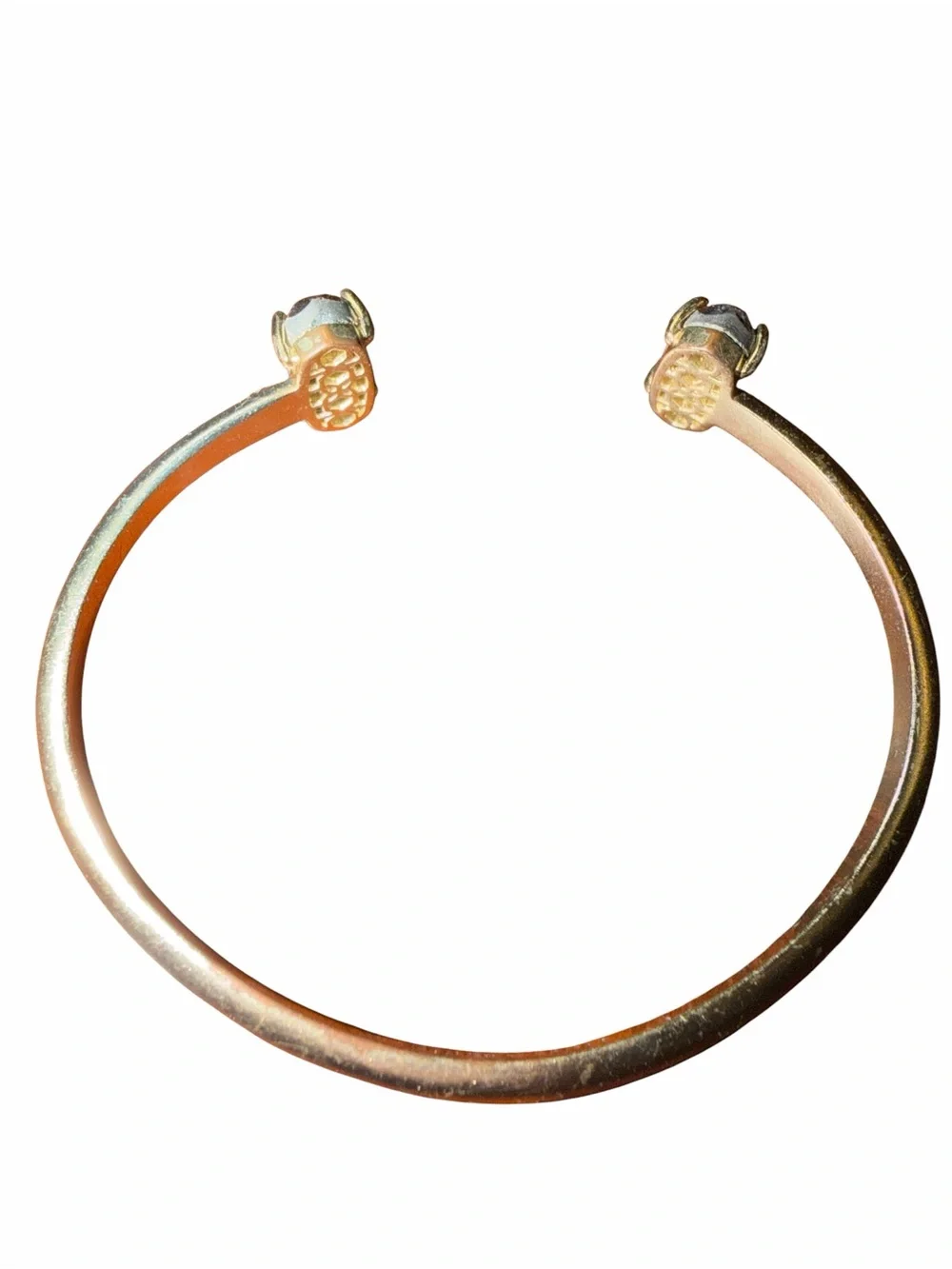 Kendra Scott eye catching